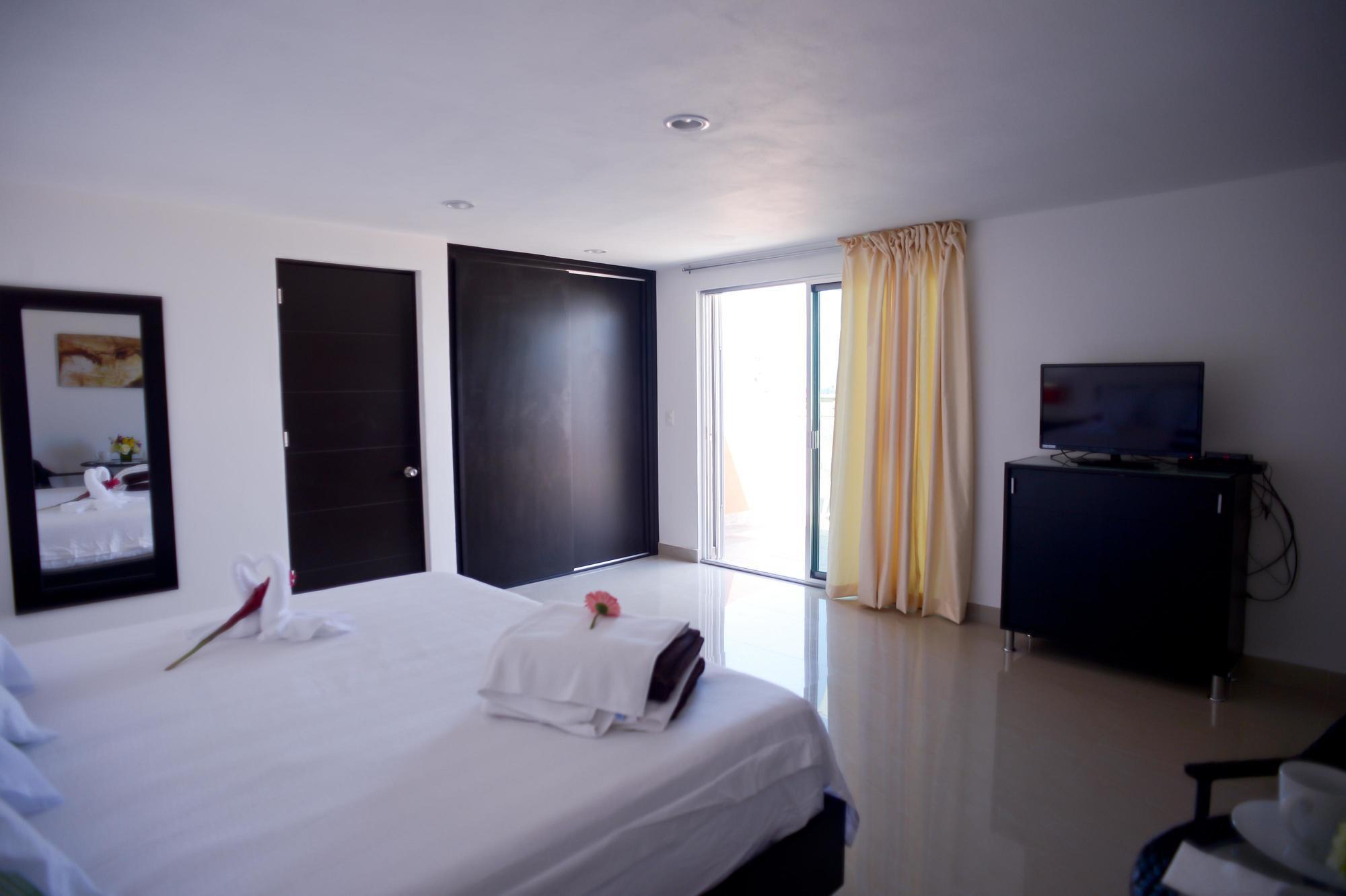 Sunrise 42 Suites Hotel Playa del Carmen Exterior foto